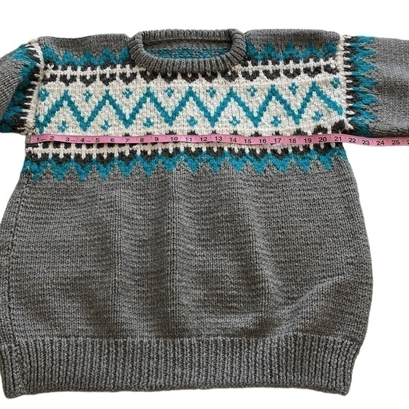 Hand Knit Vintage Fair Isle Pattern | Nordic Style Sweater - Size Medium - Picture 5 of 10